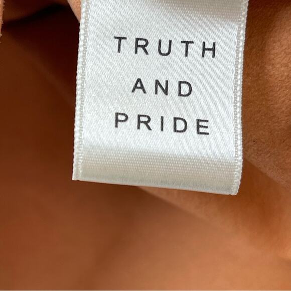 Truth and Pride Lightweight Leather T-Shirt Style Shirt Size Large Neutral Color - Picture 7 of 9